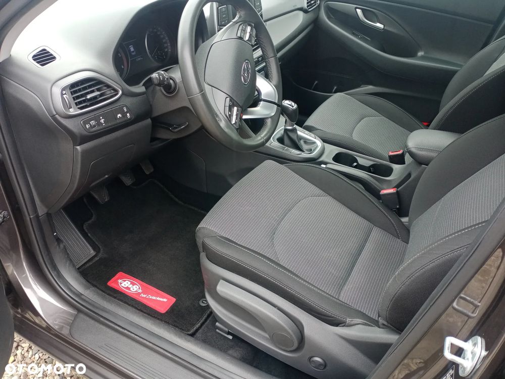 Hyundai i30 1.6 D Comfort - 6
