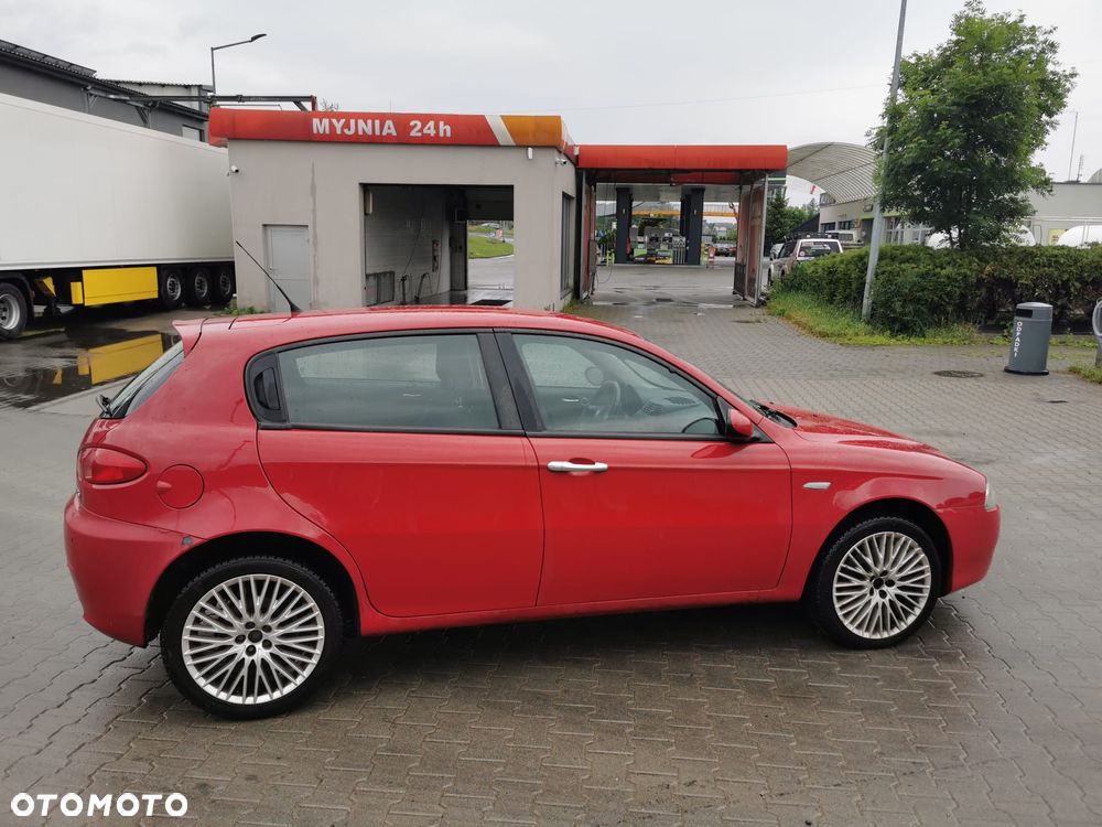 Alfa Romeo 147 1.9 JTDM 8V - 35
