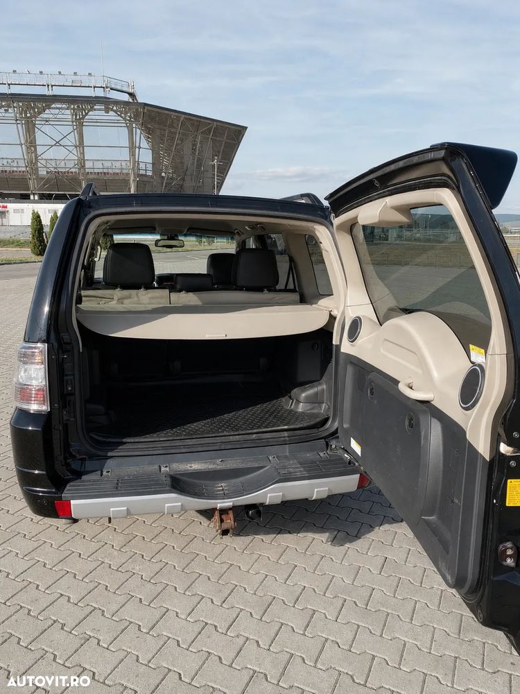 Mitsubishi Pajero - 5