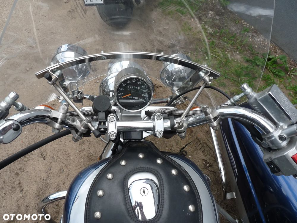 Suzuki Intruder - 8