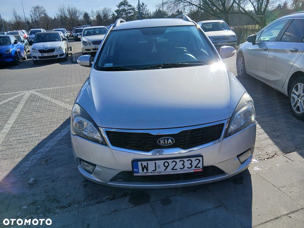 Kia Ceed - 4