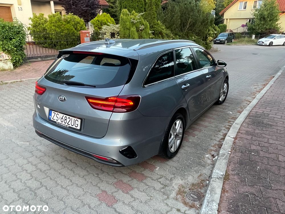 Kia Ceed - 8