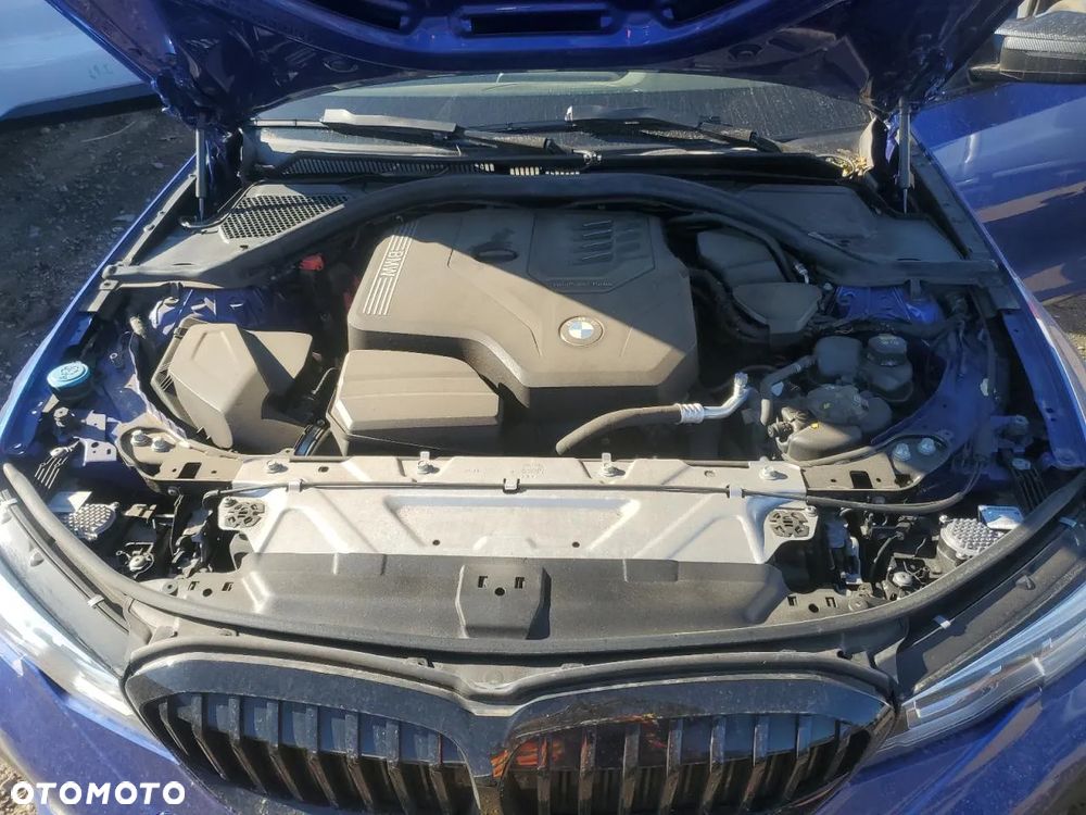 BMW Seria 3 330i xDrive M Sport - 11