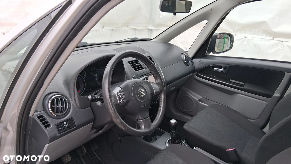 Suzuki SX4 1.6 VVT 4x4 Comfort - 11
