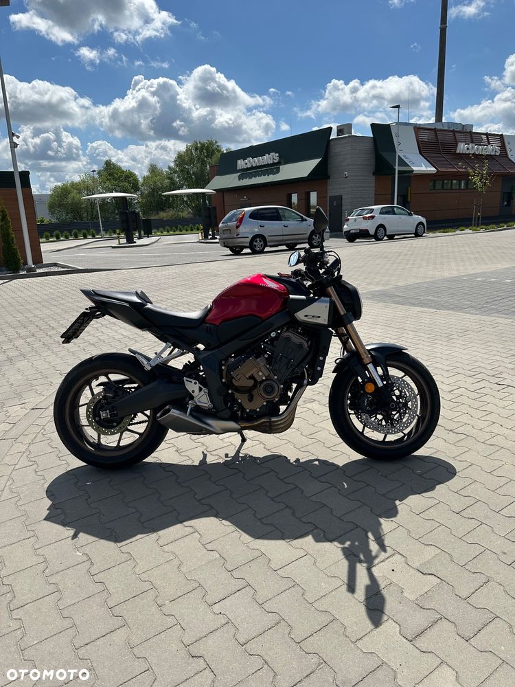 Honda CB - 1