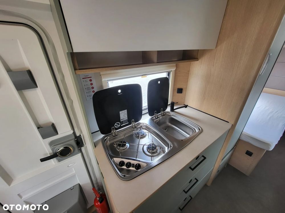 LMC Style 530 E - Łóżka wzdłużne + salon podkowa - 10