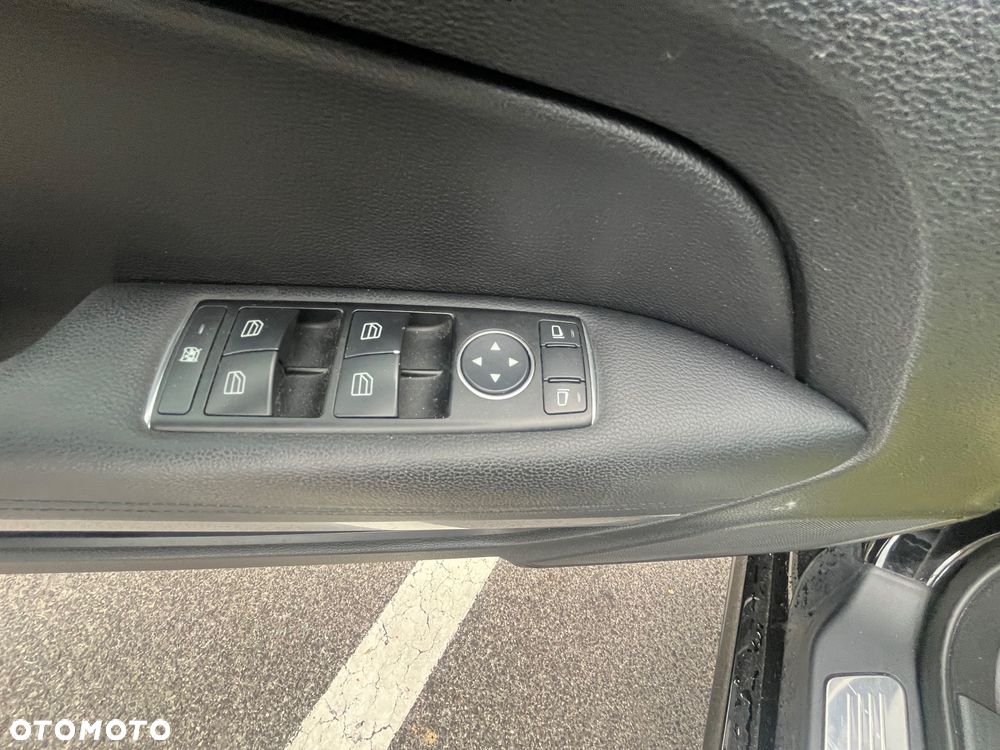 Mercedes-Benz Klasa E 350 BlueEFFICIENCY 7G-TRONIC Elegance - 12
