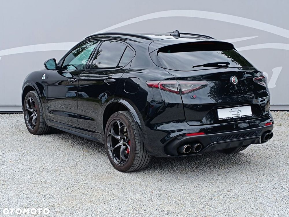 Alfa Romeo Stelvio 2.9 V6 Bi-Turbo Quadrifoglio Q4 - 4