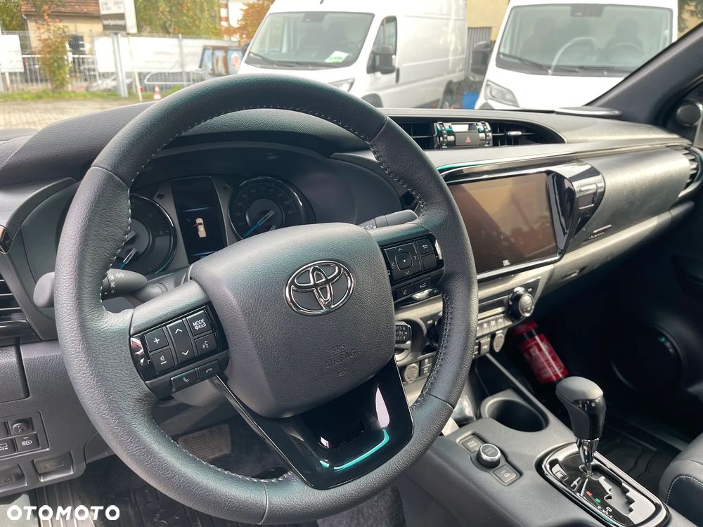 Toyota Hilux 2.8 D-4D Double Cab Invincible 4x4 - 12