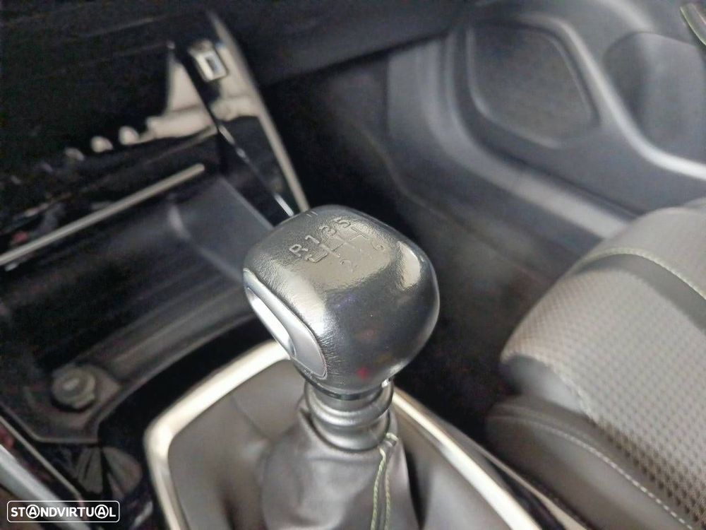 Peugeot 2008 1.2 PureTech GT - 21