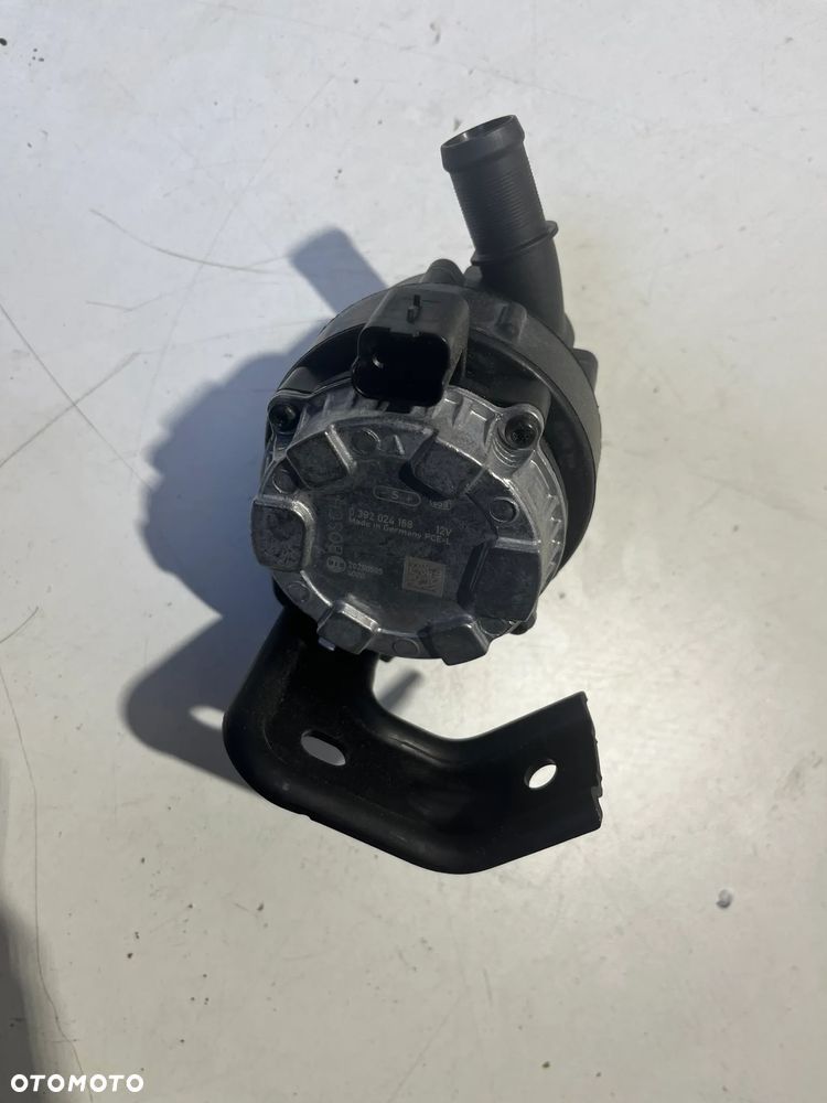 POMPA WODY RENAULT TRAFIC III 2,0D 0 392 024 168 - 1