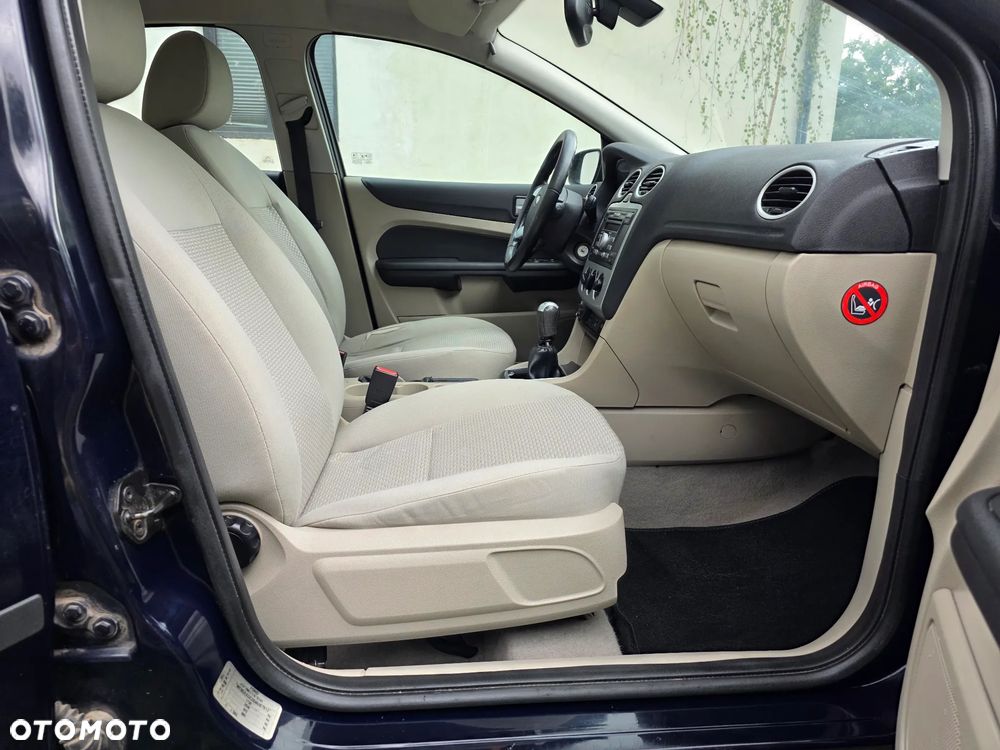 Ford Focus 1.6 16V Trend - 8