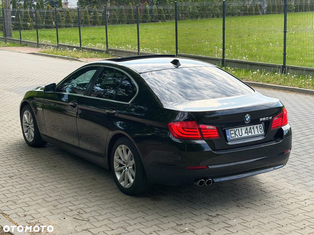 BMW Seria 5 520d xDrive - 4