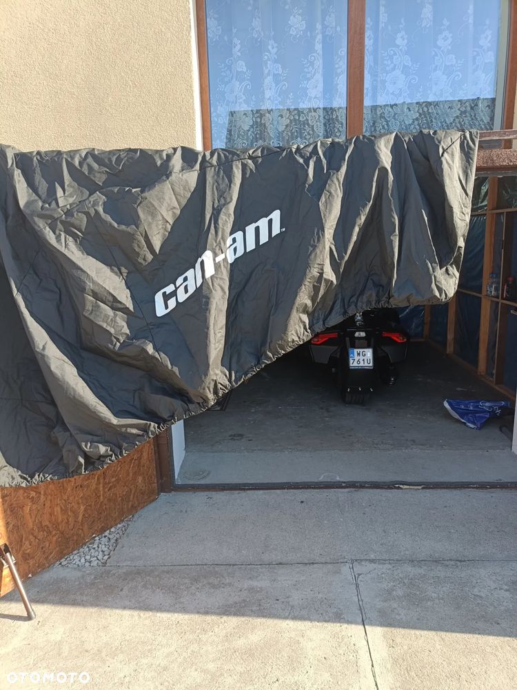 Can-Am Spyder - 16