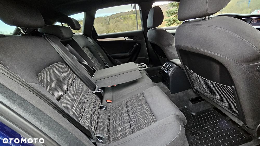 Audi A4 Avant 2.0 TDI DPF quattro S tronic S line Sportpaket - 25