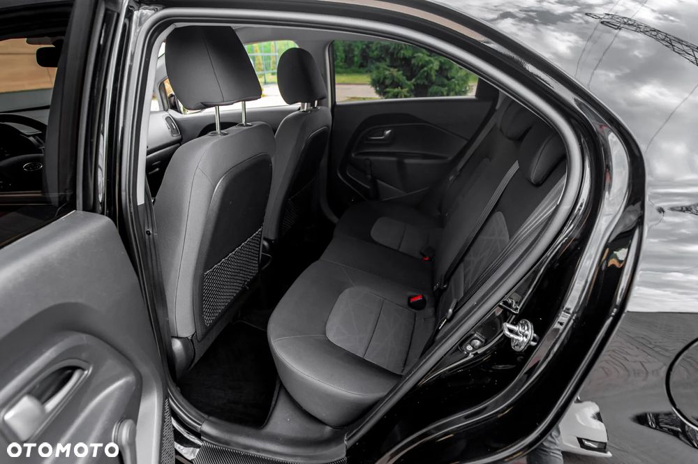 Kia Rio 1.2 Dream Team Edition - 9