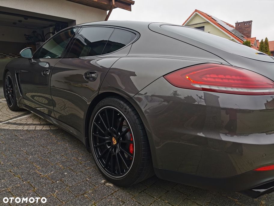 Porsche Panamera - 12
