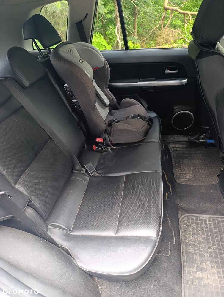 Suzuki Grand Vitara 2.0 - 10