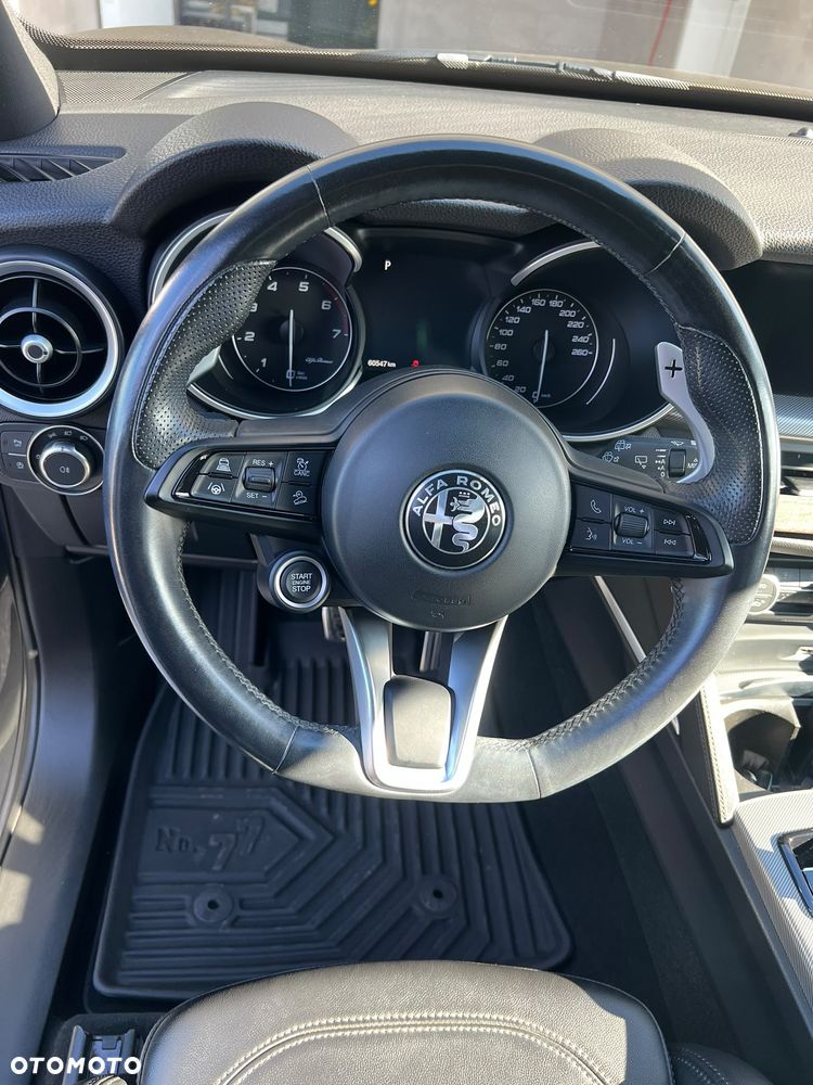 Alfa Romeo Stelvio - 5