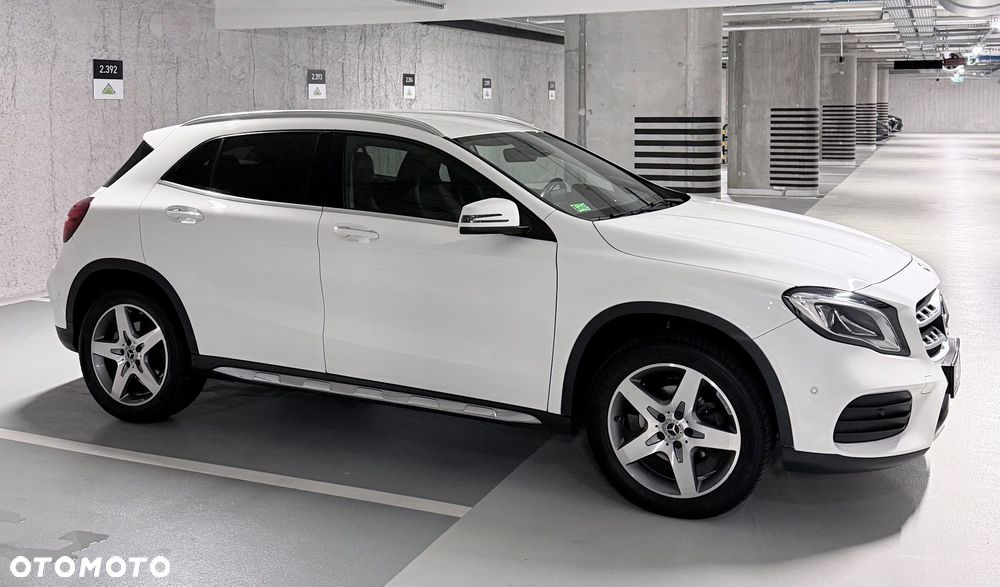 Mercedes-Benz GLA 200 7G-DCT AMG Line - 4