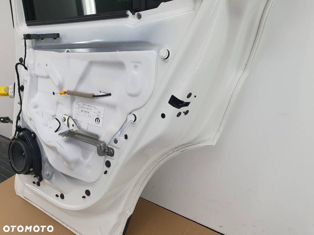 DRZWI TYŁ PRAWE KOMPLETNE 934 JEEP AVENGER - 11