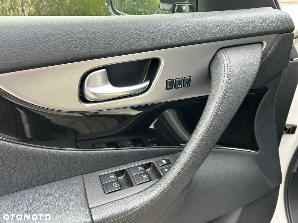 Infiniti QX70 3.7 AWD S Premium - 14