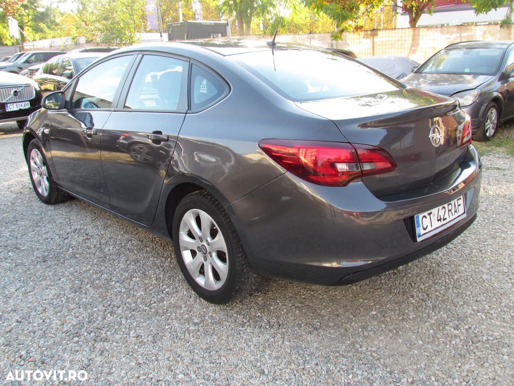 Opel Astra - 4