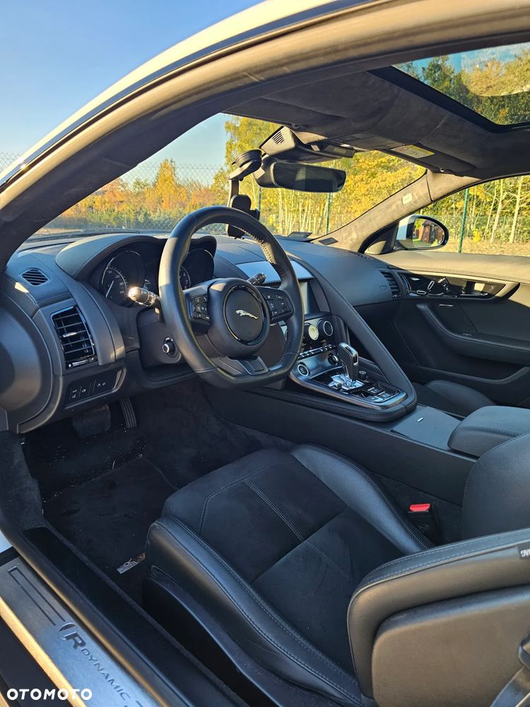 Jaguar F-Type 2.0 Turbo R-Dynamic - 5