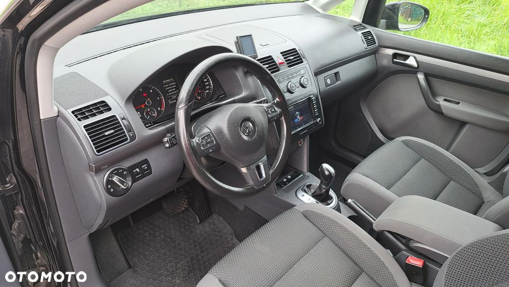 Volkswagen Touran 2.0 TDI DPF DSG Highline - 11