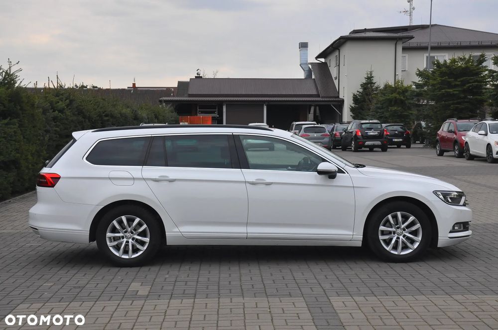 Volkswagen Passat - 11