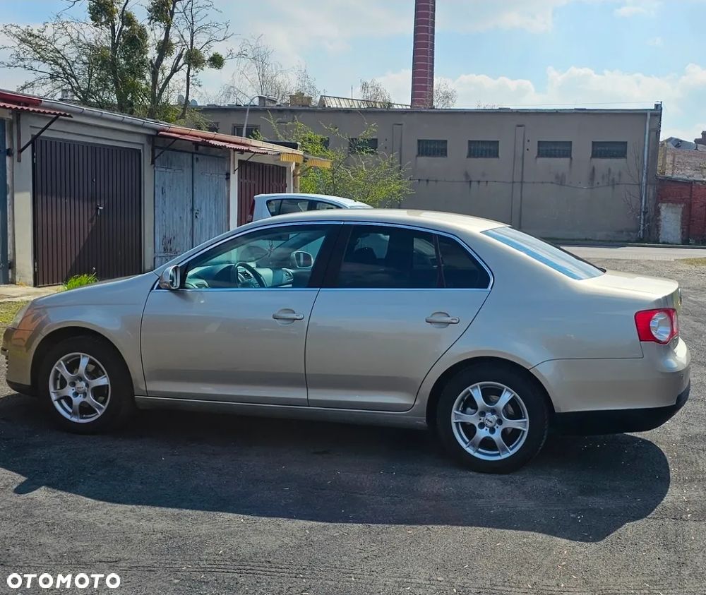 Volkswagen Jetta 1.6 Comfortline - 1