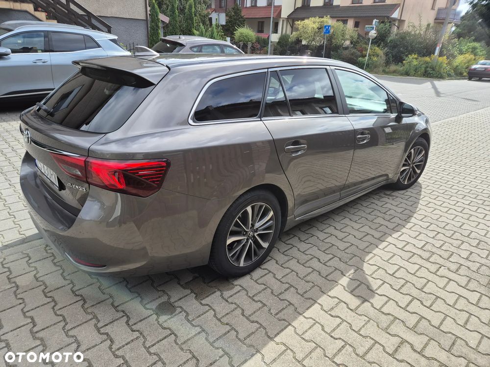 Toyota Avensis 1.8 Premium MS - 3