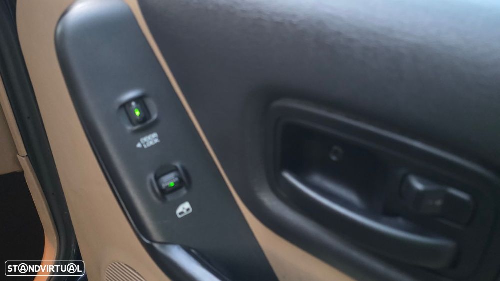 Jeep Cherokee 2.5 TD Sport Oficial - 31