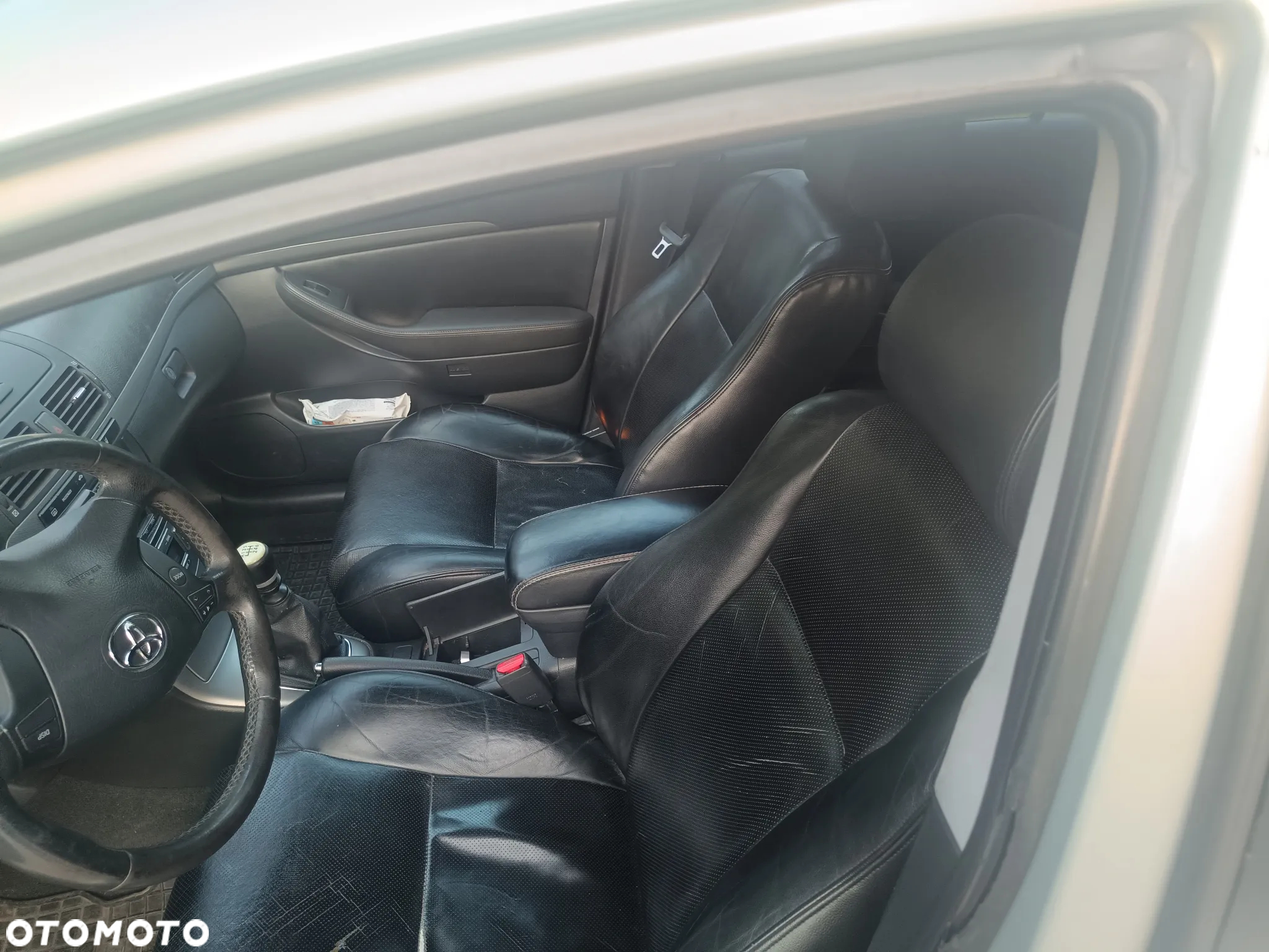 Toyota Avensis 2.0 D-4D Sol+NAVI - 14