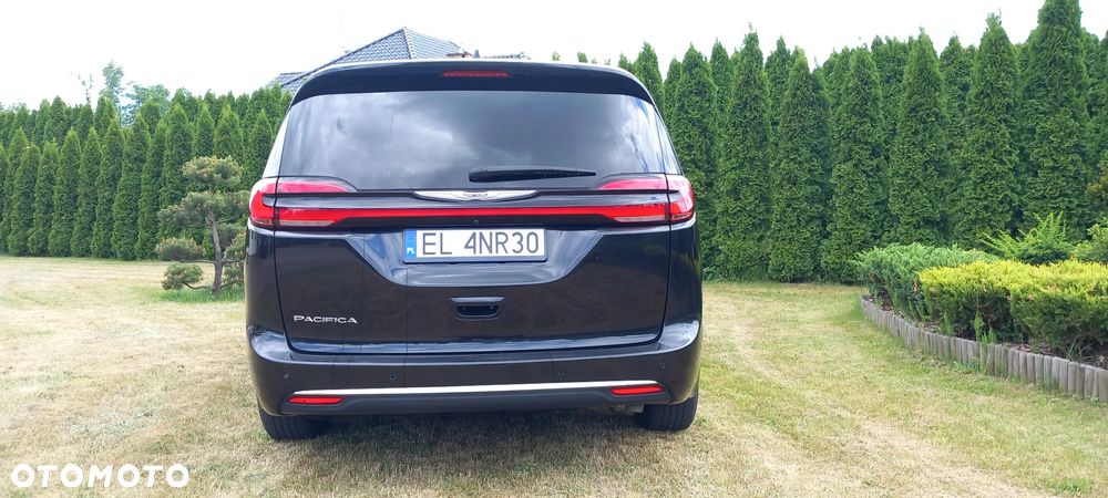 Chrysler Pacifica - 4