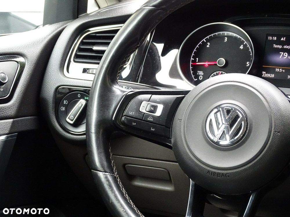 Volkswagen Golf - 17
