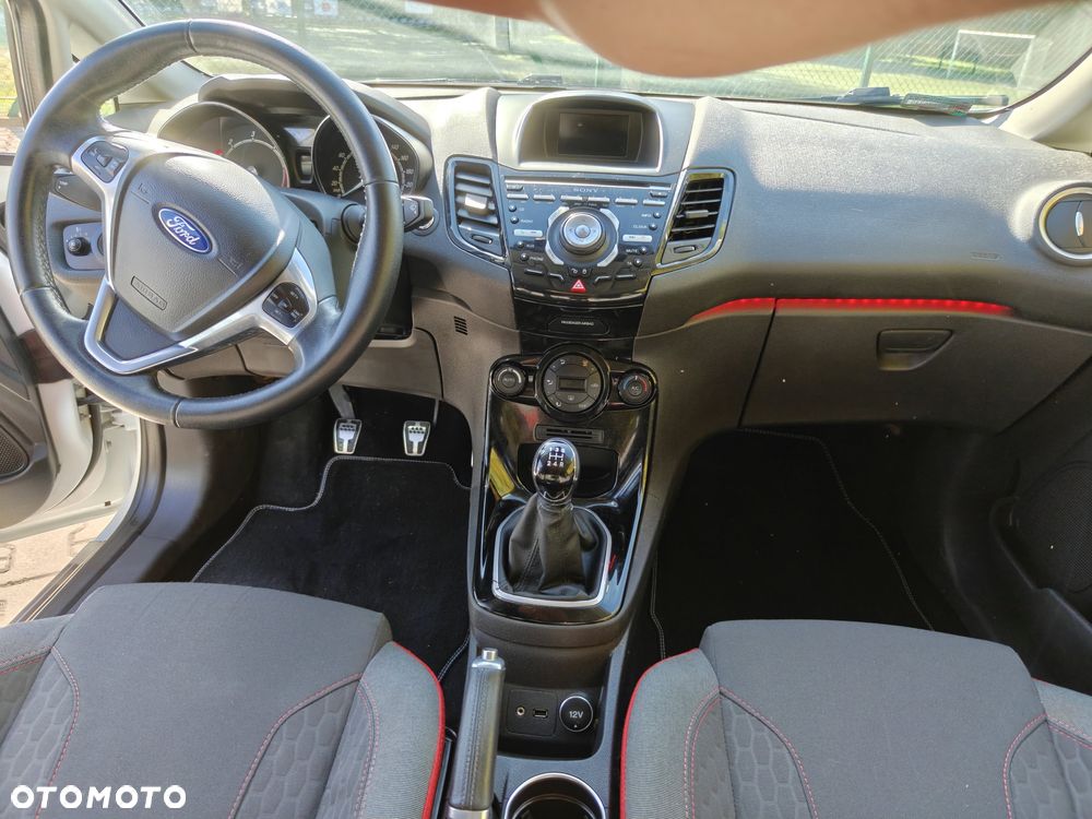 Ford Festiva - 4