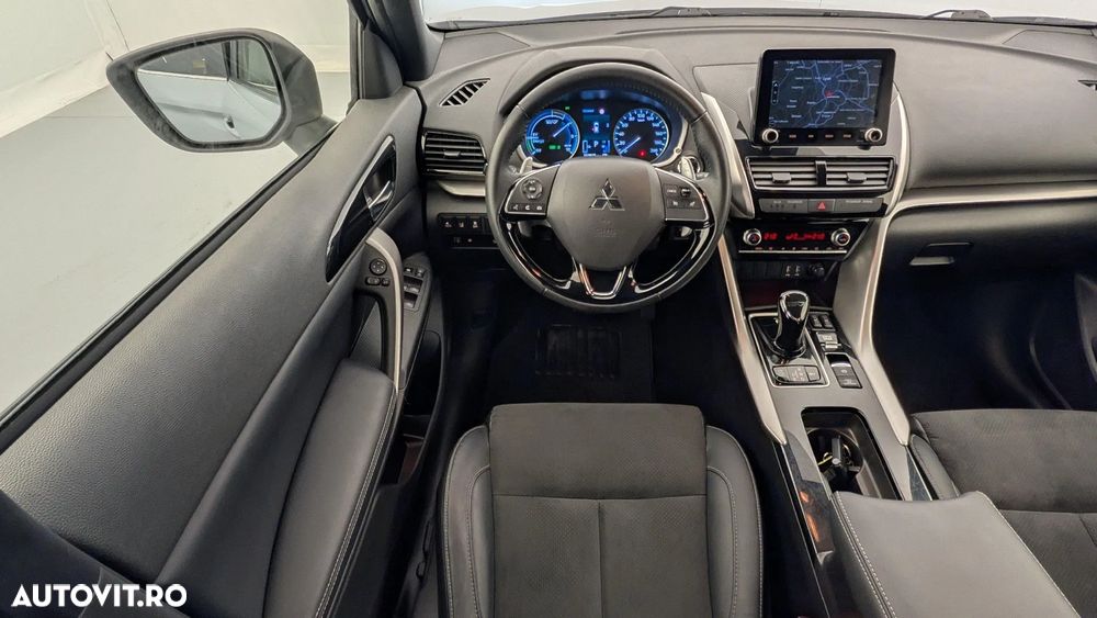 Mitsubishi Eclipse-Cross Plug-In Hybrid 4WD Plus Select - 12