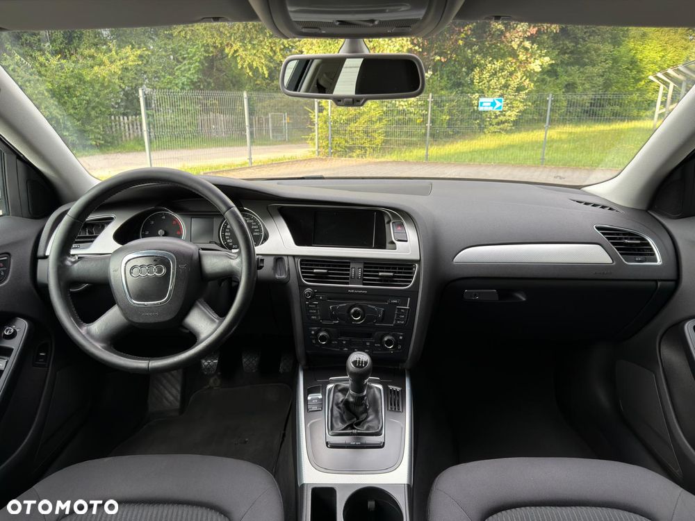 Audi A4 Limousine - 12