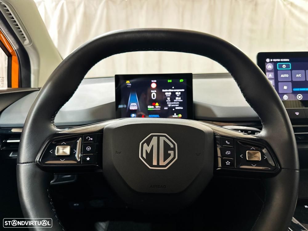 MG MG4 64 kWh Luxury - 46