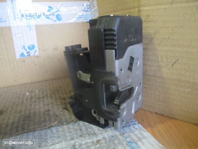Fecho 24444016 OPEL ZAFIRA A 2004 FD ELETRICO - 2