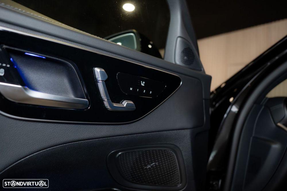 Mercedes-Benz C 300 e AMG Line - 27