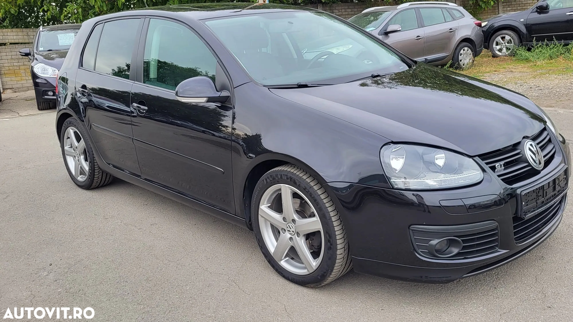 Volkswagen Golf - 2