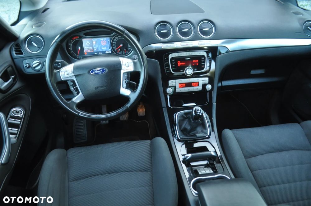 Ford S-Max 2.0 Titanium - 23