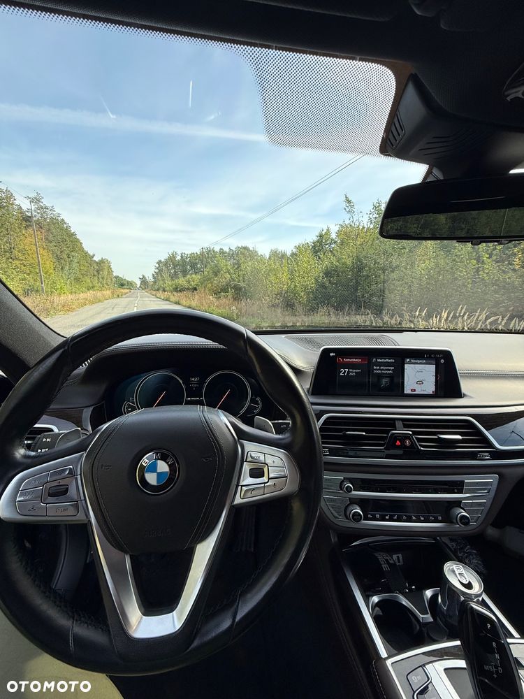 BMW Seria 7 - 12