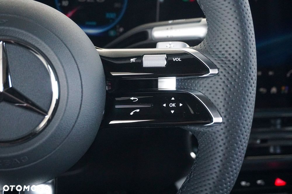 Mercedes-Benz GLB - 10