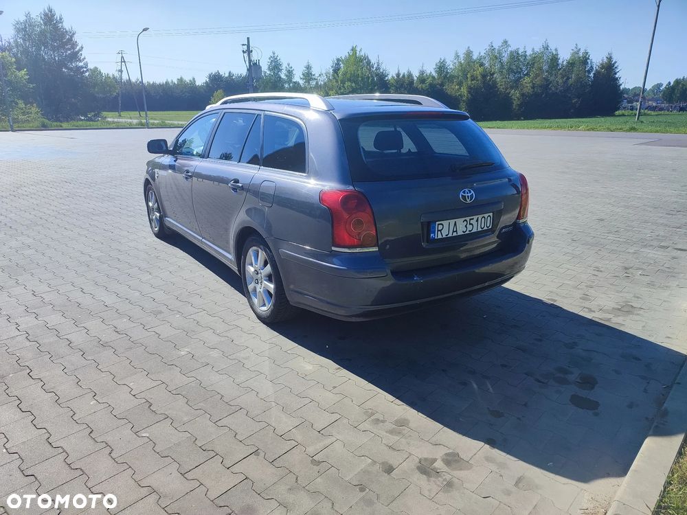Toyota Avensis 2.2 D-4D Sol - 8