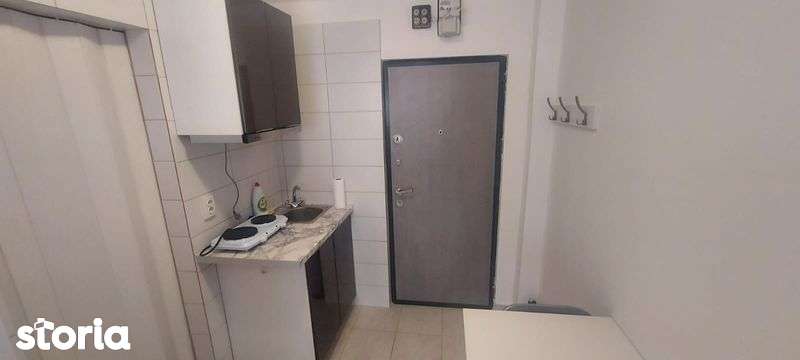 Vand camera de camin in fata liceului de Chimie - Imagine principală: 4/5