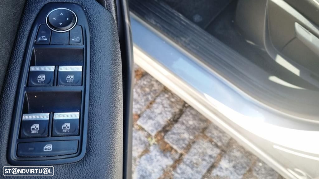 Renault Captur 1.0 TCe Techno Bi-Fuel - 11