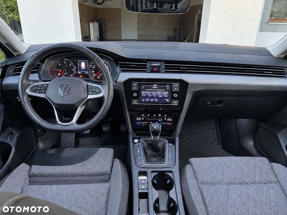Volkswagen Passat - 14